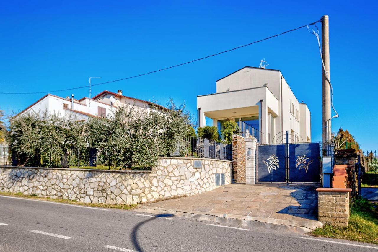 Villa Il Poggino - Modern House Foiano Della Chiana Exterior photo